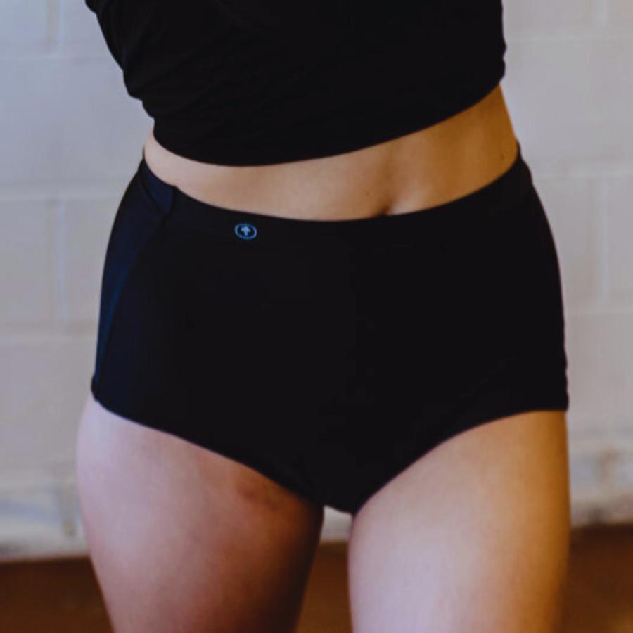 BLADDER LEAK UNDERWEAR  washable underwear for heavy incontinence  HOW TO GET URINE SMELL OUT OF CLOTHING HOW TO GET PEE SMELL OUT OF CLOTHING Urine smell on underwear  Bladder leak underwear plus size how to stop crotch sweat  reusable underwear